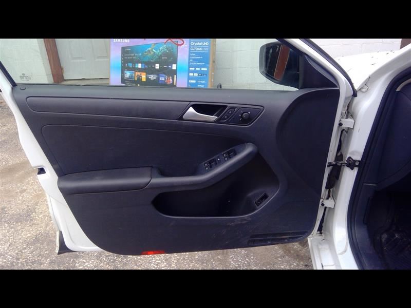 https://f005.backblazeb2.com/file/img-partshotlines-com/Inventory/NE231/Vehicle/18176_07.jpg
