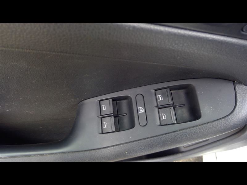 https://f005.backblazeb2.com/file/img-partshotlines-com/Inventory/NE231/Vehicle/18176_08.jpg