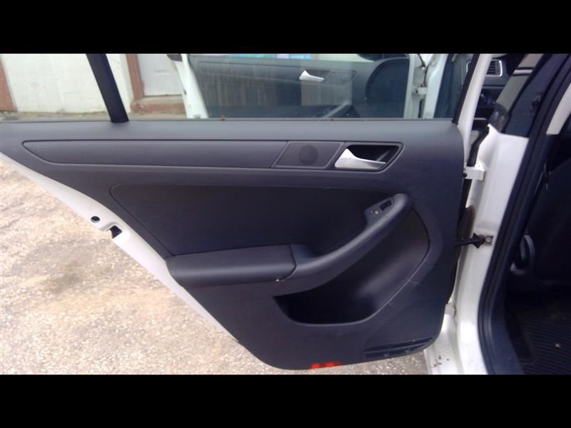 https://f005.backblazeb2.com/file/img-partshotlines-com/Inventory/NE231/Vehicle/18176_11.jpg