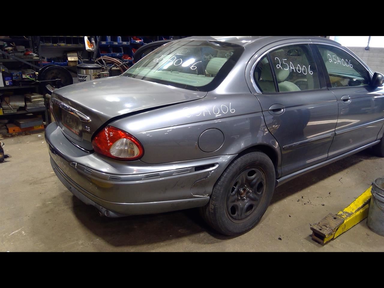 https://f005.backblazeb2.com/file/img-partshotlines-com/Inventory/NE231/Vehicle/18618_12.jpg