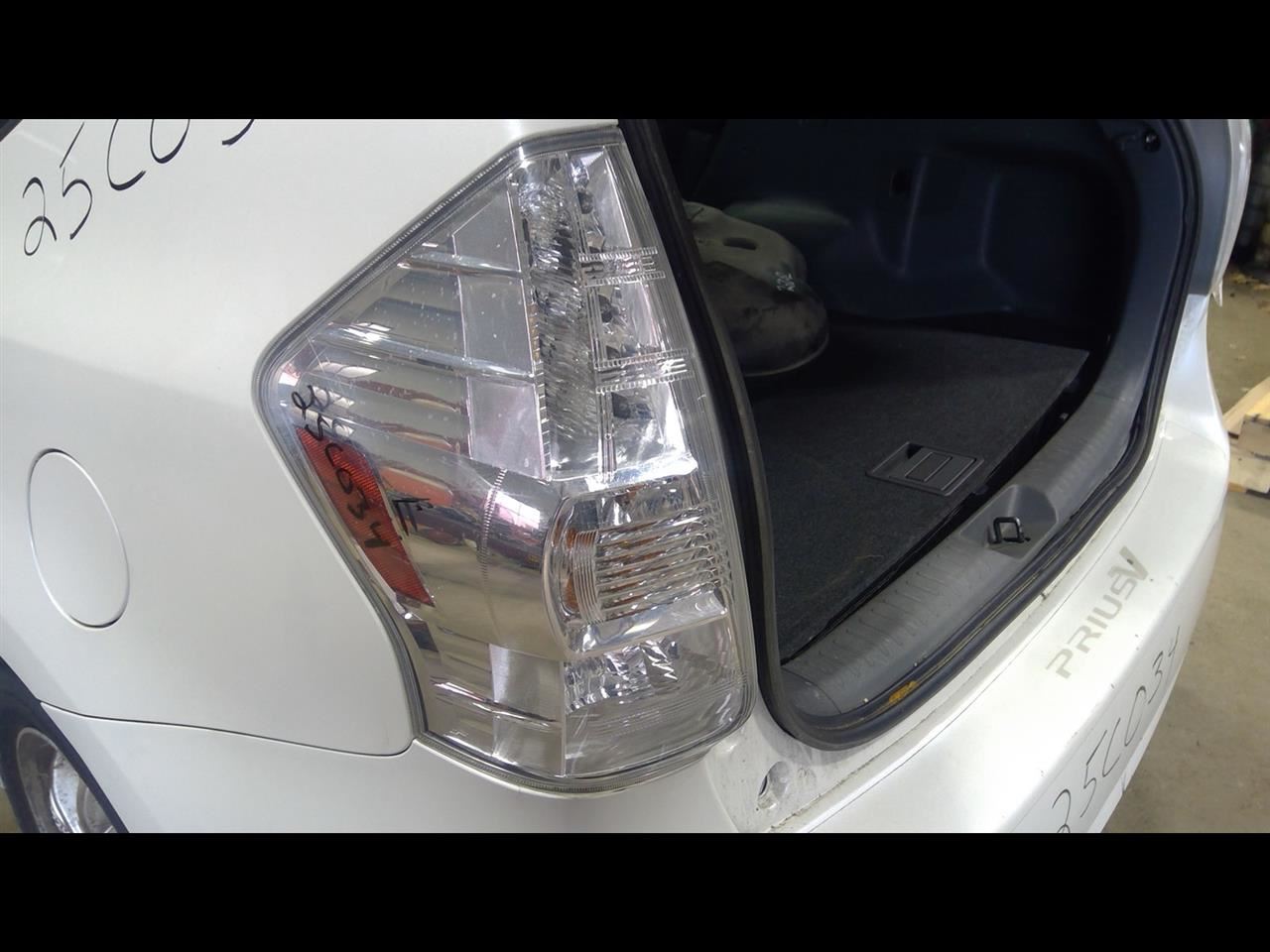 https://f005.backblazeb2.com/file/img-partshotlines-com/Inventory/NE231/Vehicle/18709_12.jpg