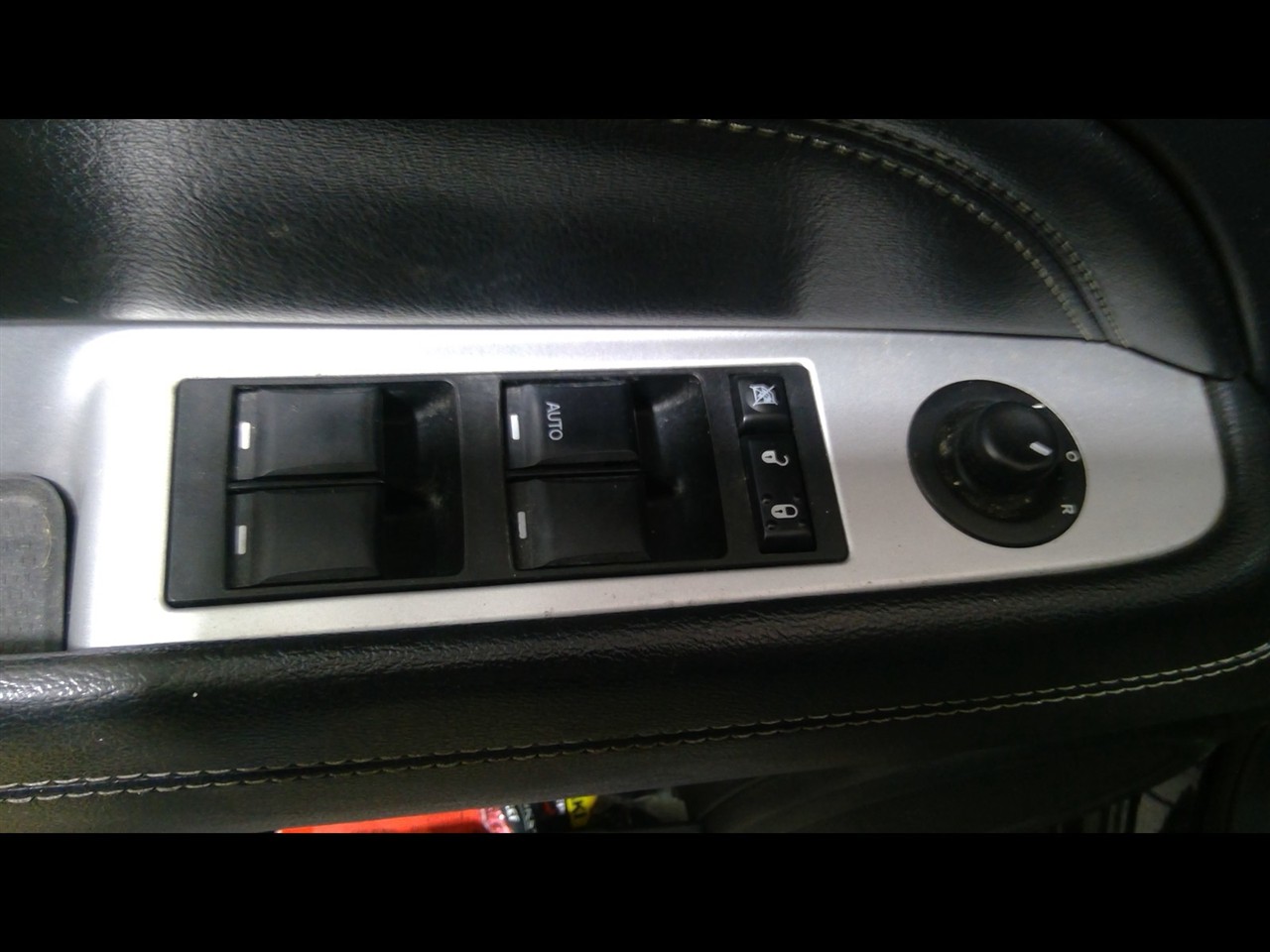 https://f005.backblazeb2.com/file/img-partshotlines-com/Inventory/NE231/Vehicle/18979_08.jpg