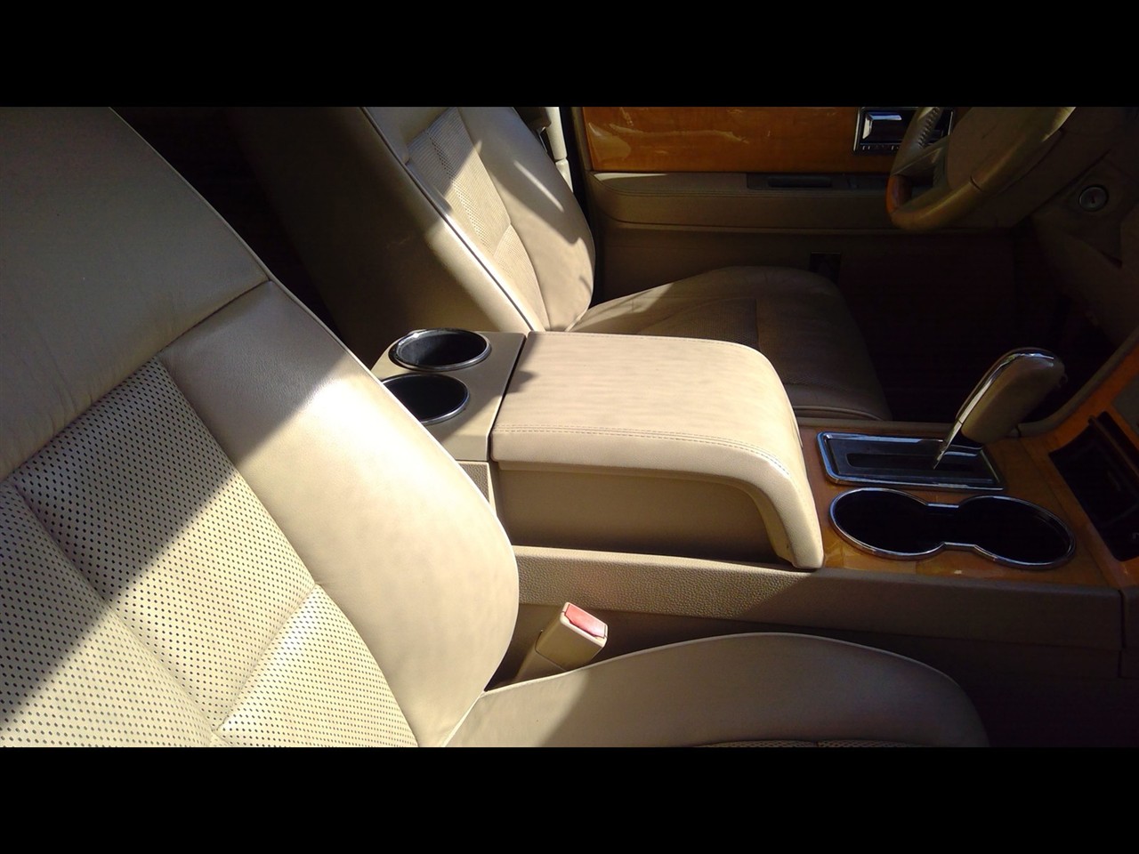 https://f005.backblazeb2.com/file/img-partshotlines-com/Inventory/NE231/Vehicle/18988_05.jpg