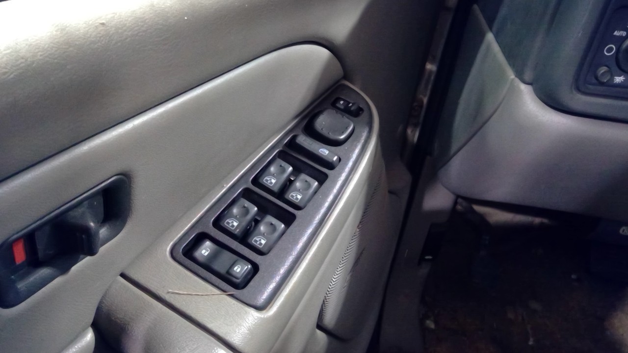 https://f005.backblazeb2.com/file/img-partshotlines-com/Inventory/NE231/Vehicle/19034_07.jpg