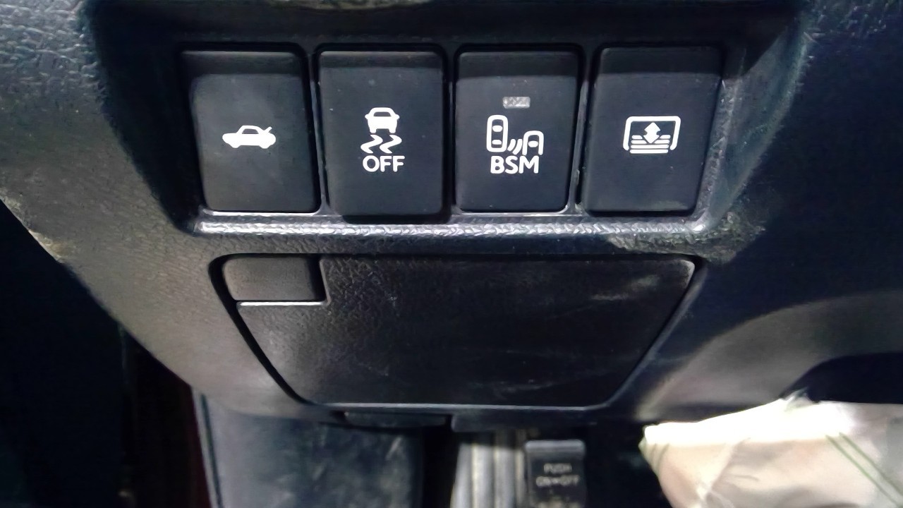 https://f005.backblazeb2.com/file/img-partshotlines-com/Inventory/NE231/Vehicle/19052_06.jpg