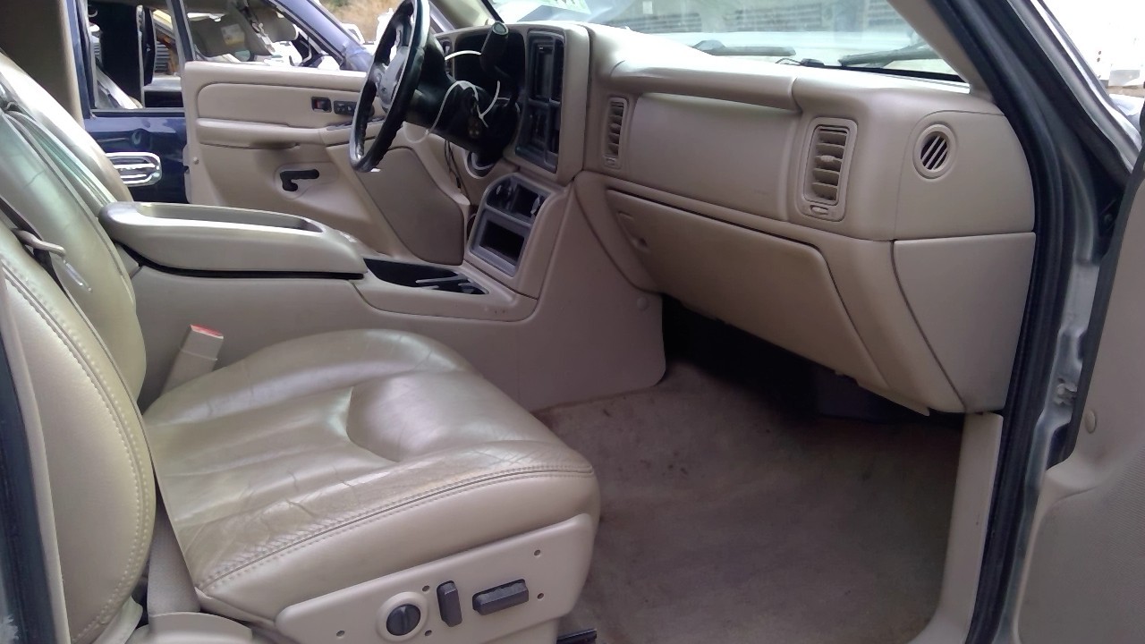 https://f005.backblazeb2.com/file/img-partshotlines-com/Inventory/NE231/Vehicle/19077_12.jpg