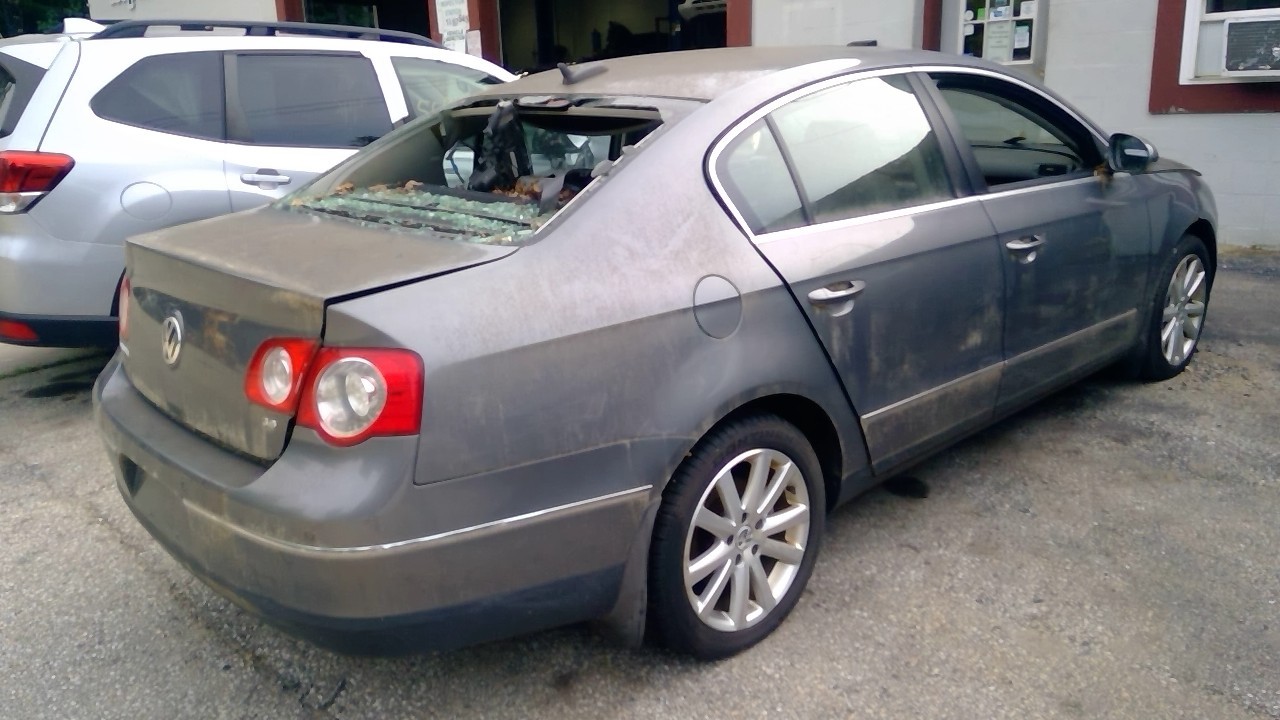 https://f005.backblazeb2.com/file/img-partshotlines-com/Inventory/NE231/Vehicle/19184_03.jpg