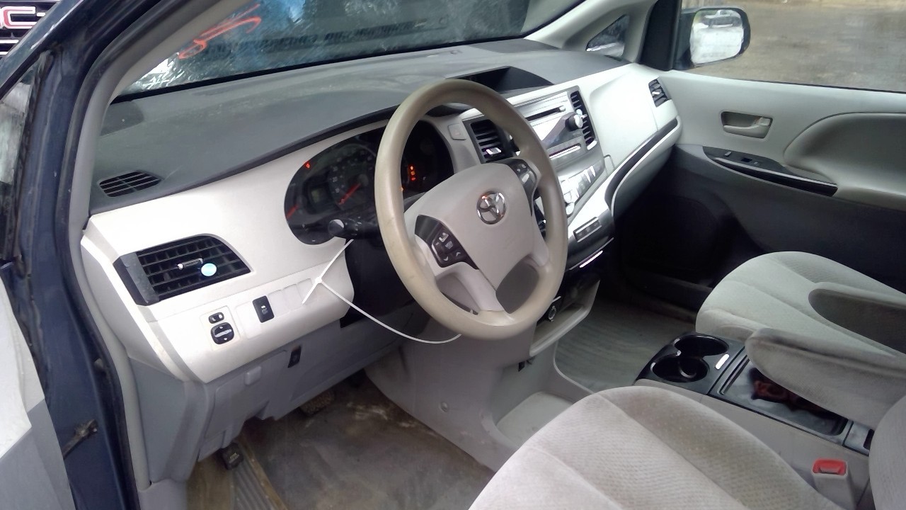 https://f005.backblazeb2.com/file/img-partshotlines-com/Inventory/NE231/Vehicle/19206_05.jpg