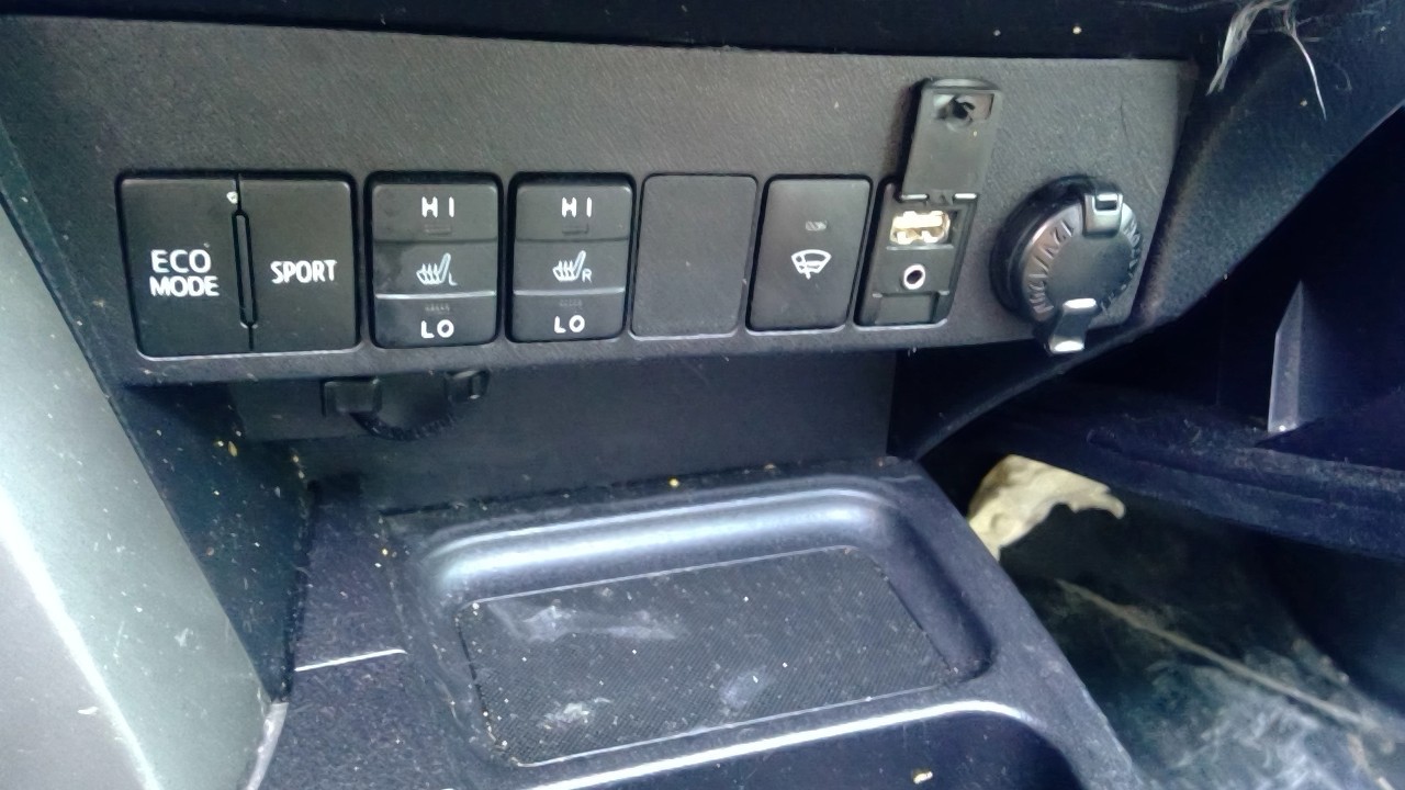 https://f005.backblazeb2.com/file/img-partshotlines-com/Inventory/NE231/Vehicle/19211_10.jpg