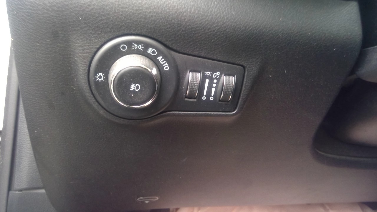https://f005.backblazeb2.com/file/img-partshotlines-com/Inventory/NE231/Vehicle/19279_06.jpg