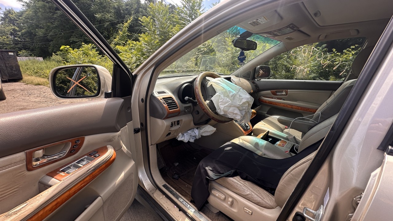 https://f005.backblazeb2.com/file/img-partshotlines-com/Inventory/NE279/Vehicle/1011_09.jpg