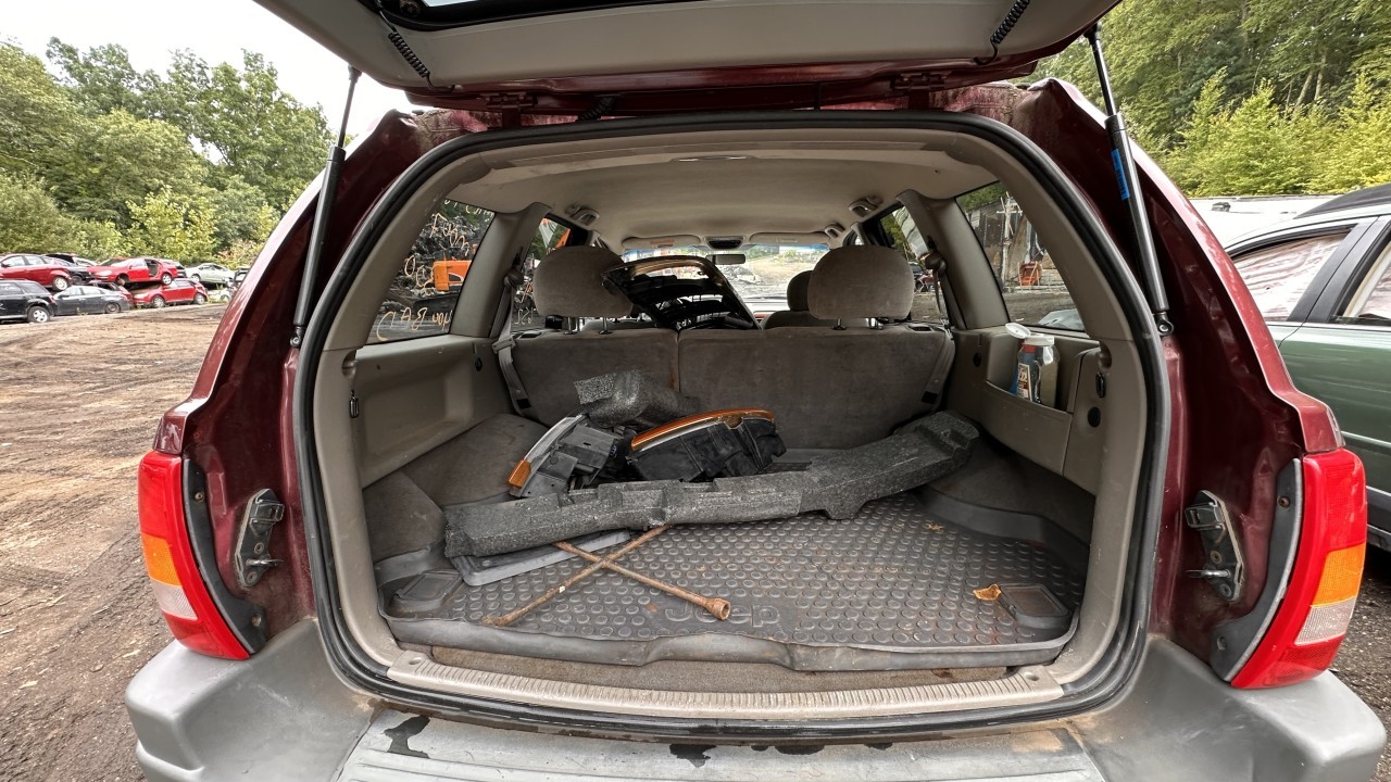 https://f005.backblazeb2.com/file/img-partshotlines-com/Inventory/NE279/Vehicle/1026_12.jpg