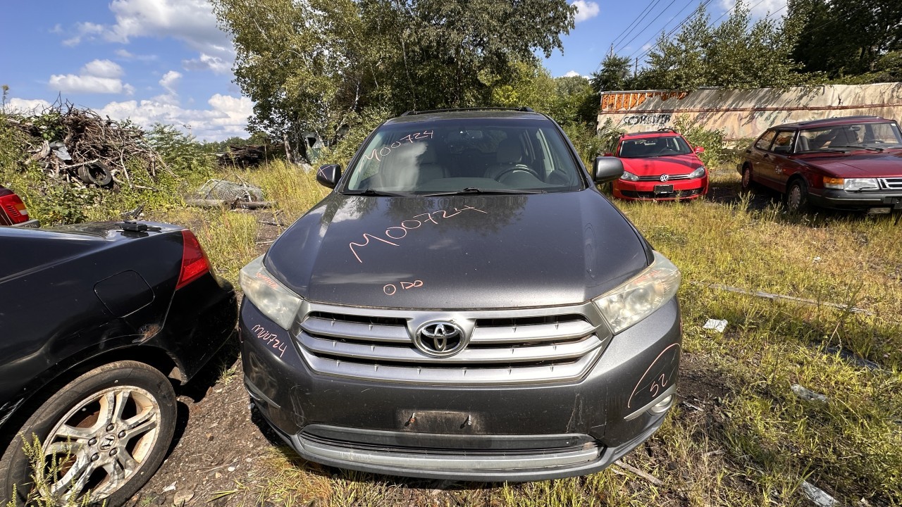 https://f005.backblazeb2.com/file/img-partshotlines-com/Inventory/NE279/Vehicle/1037_03.jpg