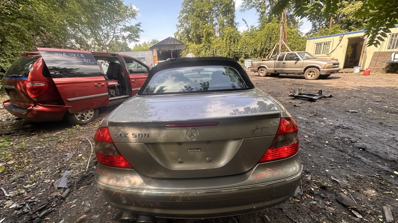 https://f005.backblazeb2.com/file/img-partshotlines-com/Inventory/NE279/Vehicle/1046_09.jpg