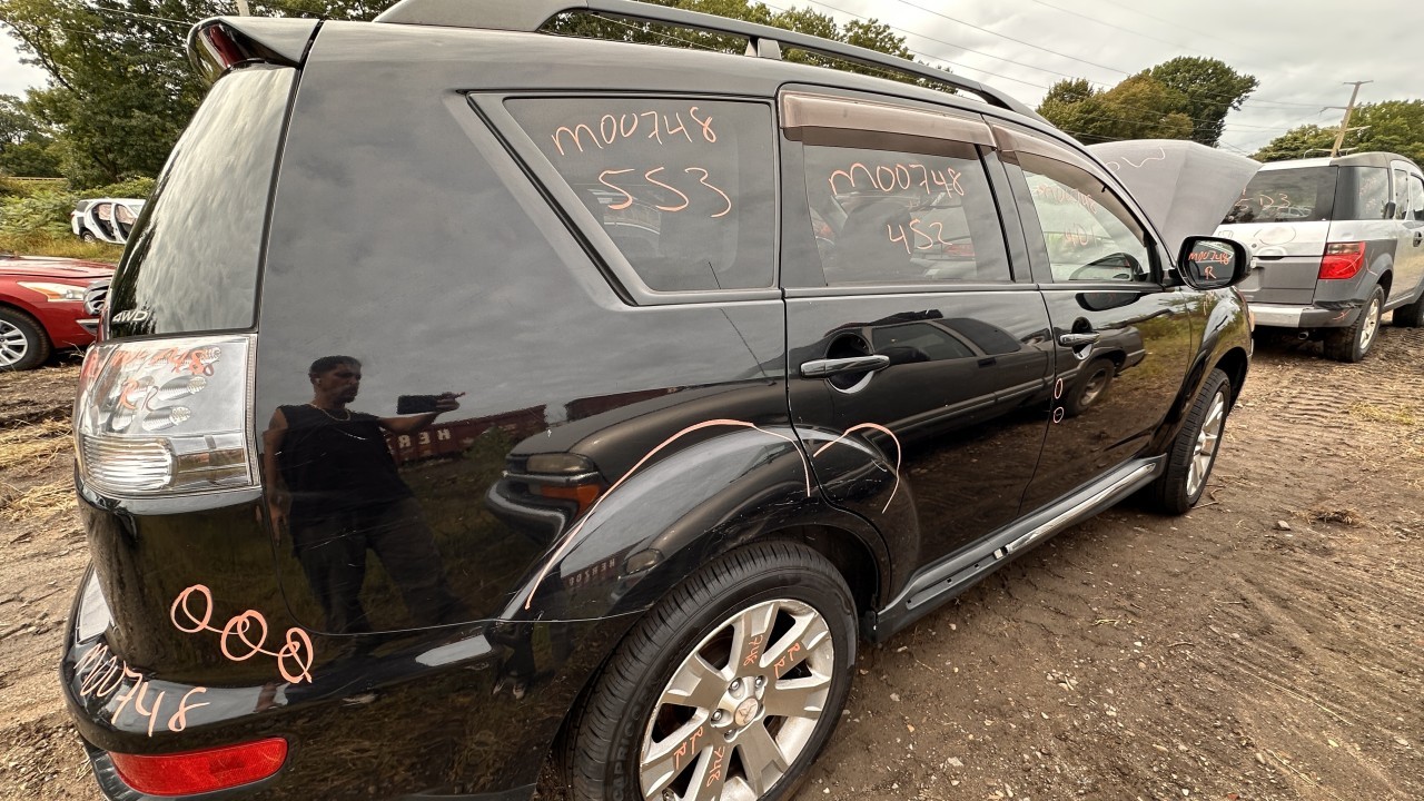 https://f005.backblazeb2.com/file/img-partshotlines-com/Inventory/NE279/Vehicle/1063_10.jpg