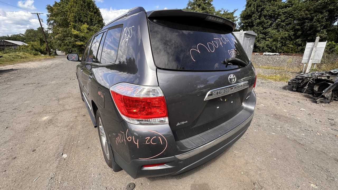 https://f005.backblazeb2.com/file/img-partshotlines-com/Inventory/NE279/Vehicle/1080_06.jpg