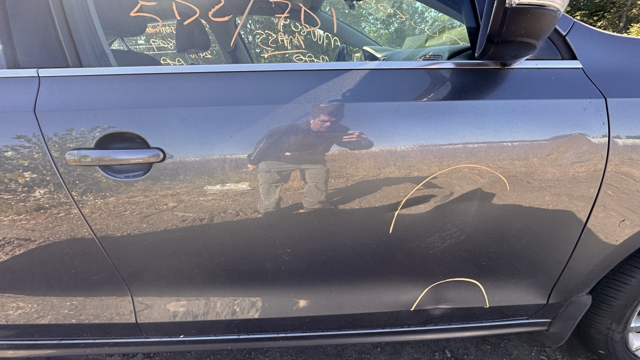 https://f005.backblazeb2.com/file/img-partshotlines-com/Inventory/NE279/Vehicle/1147_09.jpg