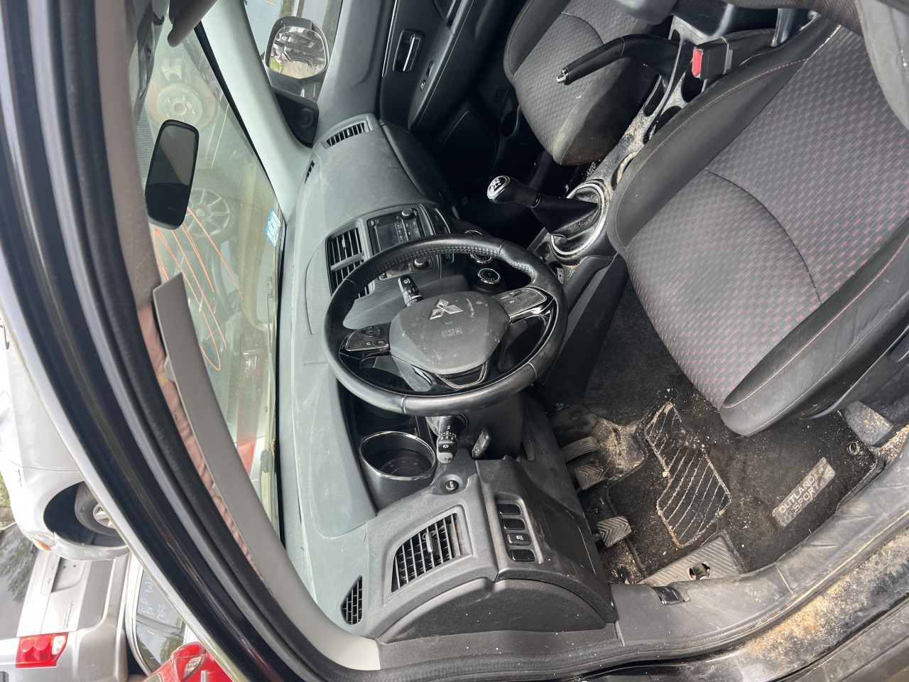 https://f005.backblazeb2.com/file/img-partshotlines-com/Inventory/NE279/Vehicle/865_03.jpg
