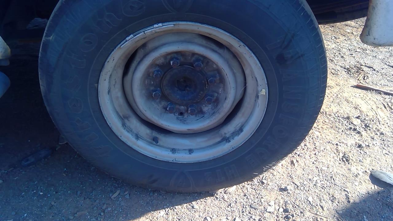 https://f005.backblazeb2.com/file/img-partshotlines-com/Inventory/NE280/Vehicle/42722_06.jpg