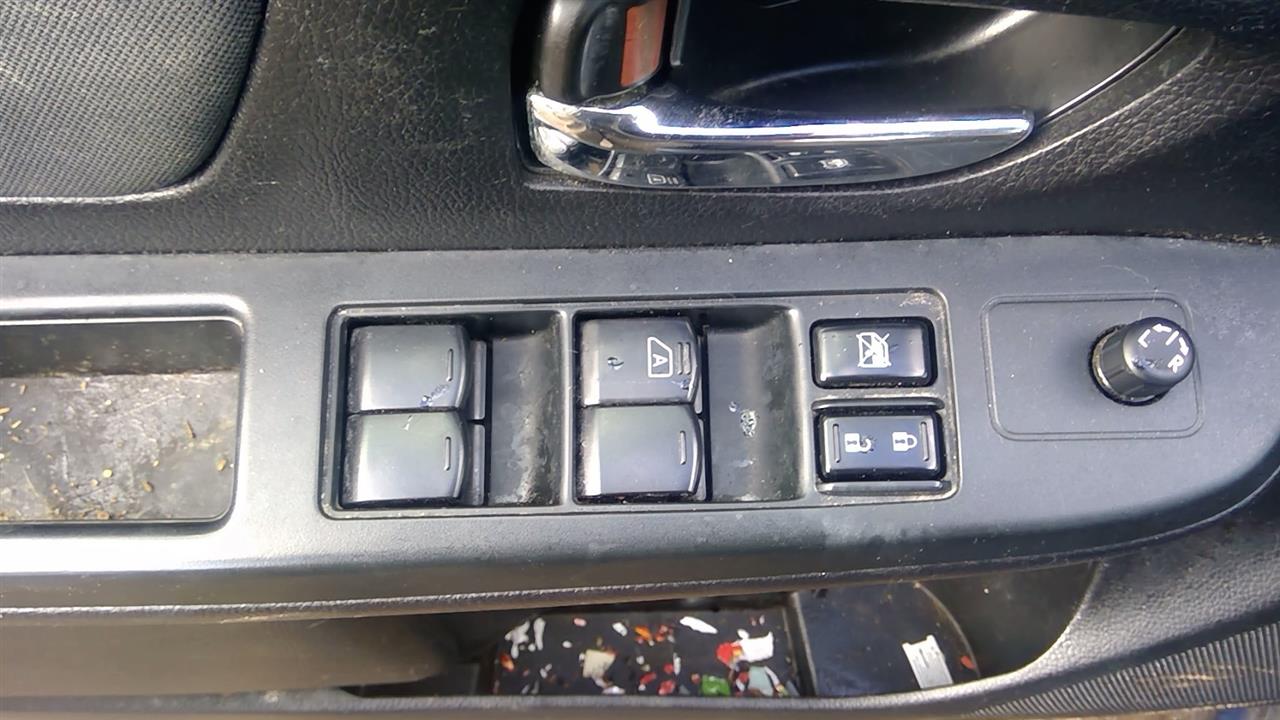 https://f005.backblazeb2.com/file/img-partshotlines-com/Inventory/NE280/Vehicle/43067_12.jpg