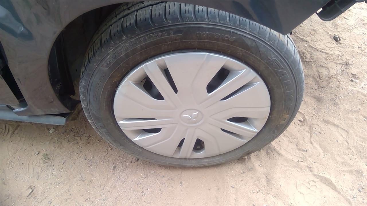 https://f005.backblazeb2.com/file/img-partshotlines-com/Inventory/NE280/Vehicle/44530_08.jpg