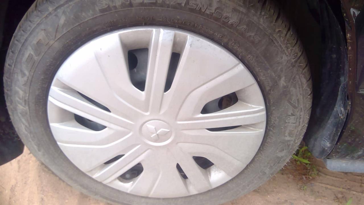 https://f005.backblazeb2.com/file/img-partshotlines-com/Inventory/NE280/Vehicle/44530_12.jpg