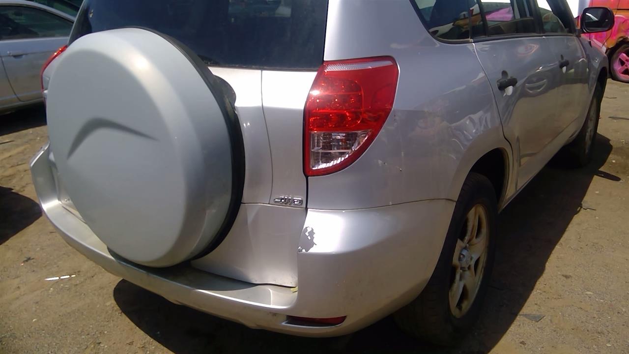 https://f005.backblazeb2.com/file/img-partshotlines-com/Inventory/NE280/Vehicle/44568_08.jpg