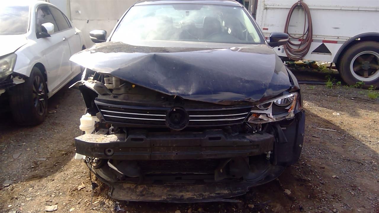 https://f005.backblazeb2.com/file/img-partshotlines-com/Inventory/NE280/Vehicle/44751_01.jpg