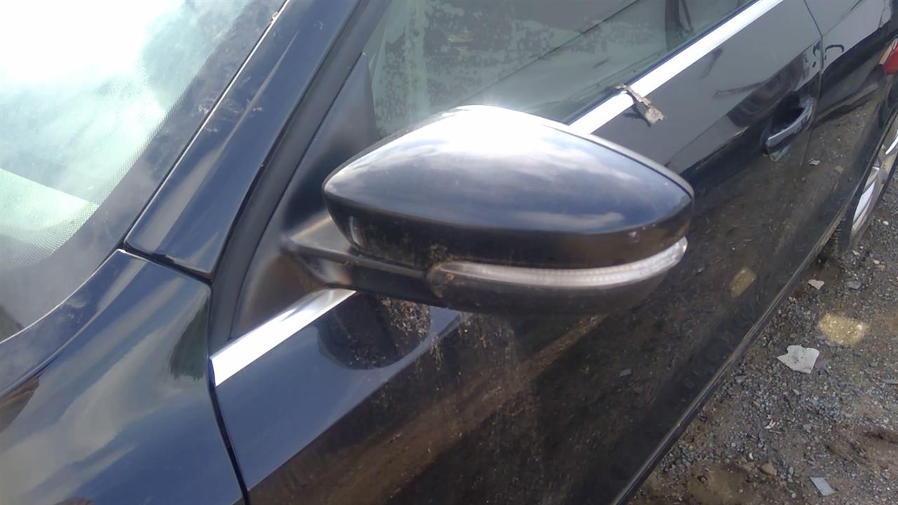 https://f005.backblazeb2.com/file/img-partshotlines-com/Inventory/NE280/Vehicle/44751_04.jpg