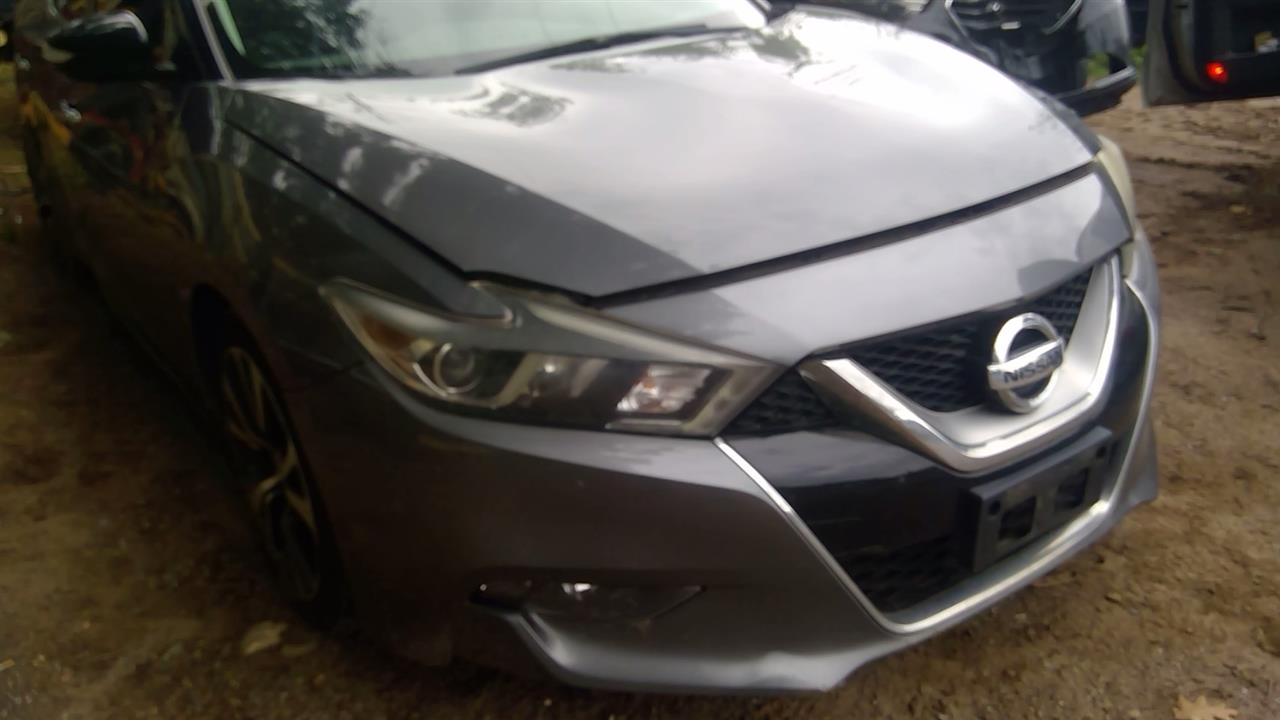 https://f005.backblazeb2.com/file/img-partshotlines-com/Inventory/NE280/Vehicle/44865_02.jpg