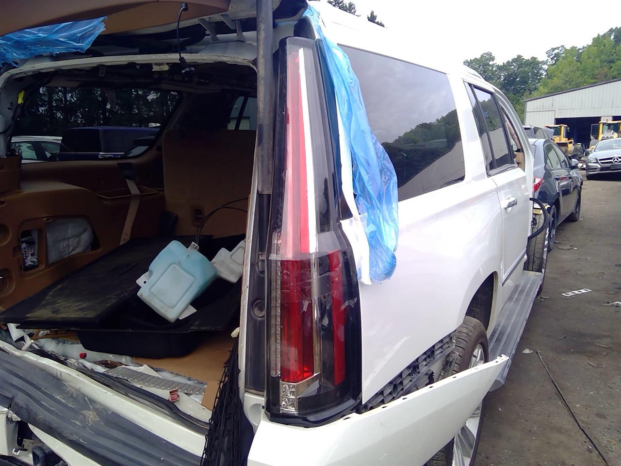 https://f005.backblazeb2.com/file/img-partshotlines-com/Inventory/NE287/Vehicle/4582_05.jpg