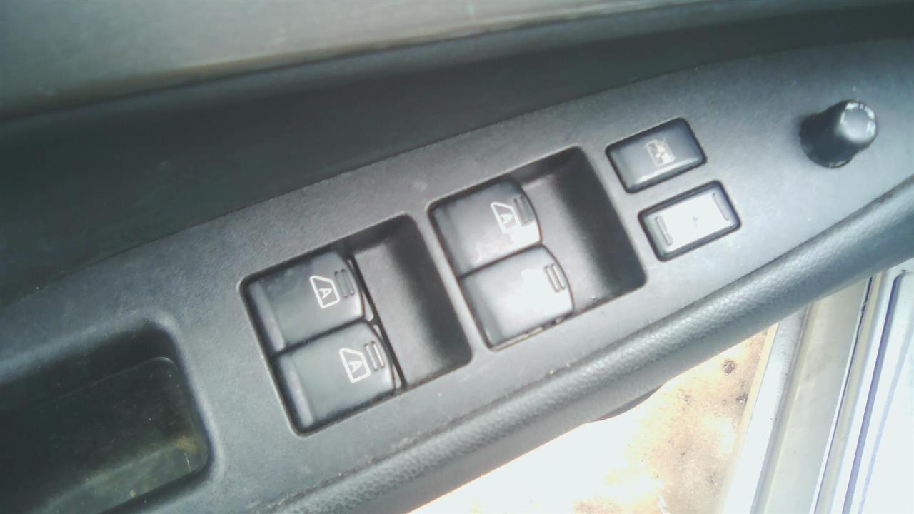 https://f005.backblazeb2.com/file/img-partshotlines-com/Inventory/NE290/Vehicle/23886_10.jpg