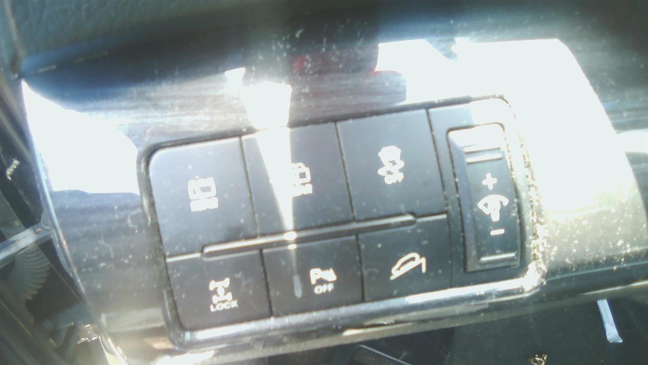 https://f005.backblazeb2.com/file/img-partshotlines-com/Inventory/NE290/Vehicle/24758_04.jpg