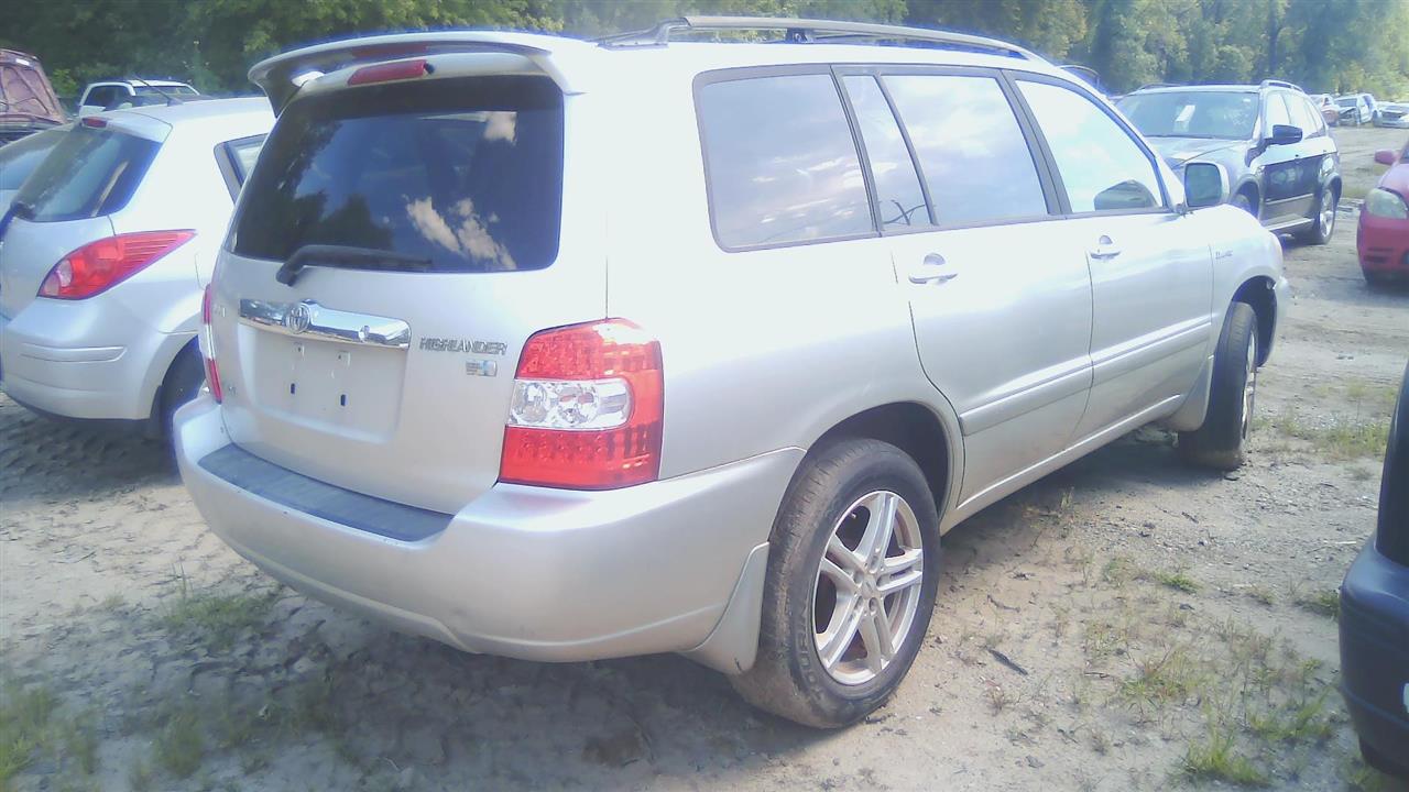 https://f005.backblazeb2.com/file/img-partshotlines-com/Inventory/NE290/Vehicle/25266_04.jpg