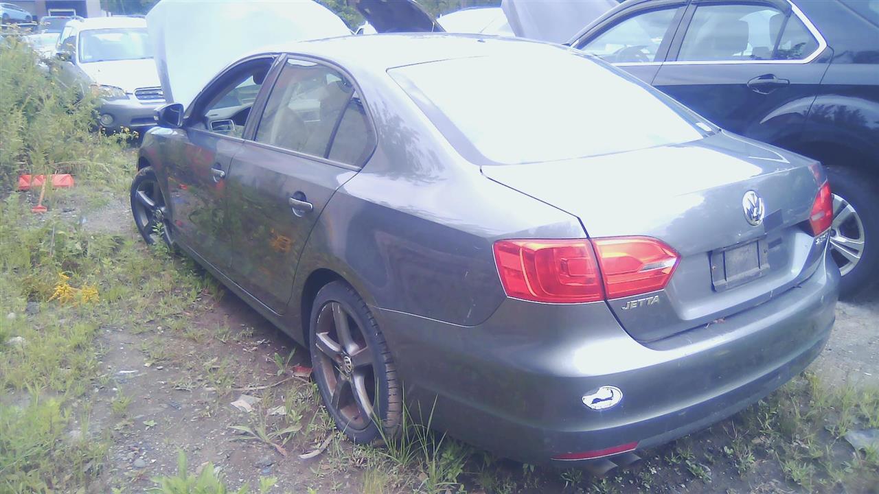 https://f005.backblazeb2.com/file/img-partshotlines-com/Inventory/NE290/Vehicle/25279_07.jpg