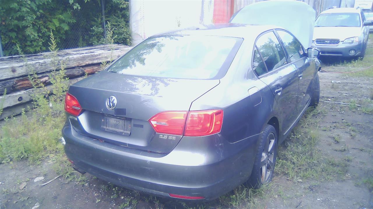 https://f005.backblazeb2.com/file/img-partshotlines-com/Inventory/NE290/Vehicle/25279_09.jpg