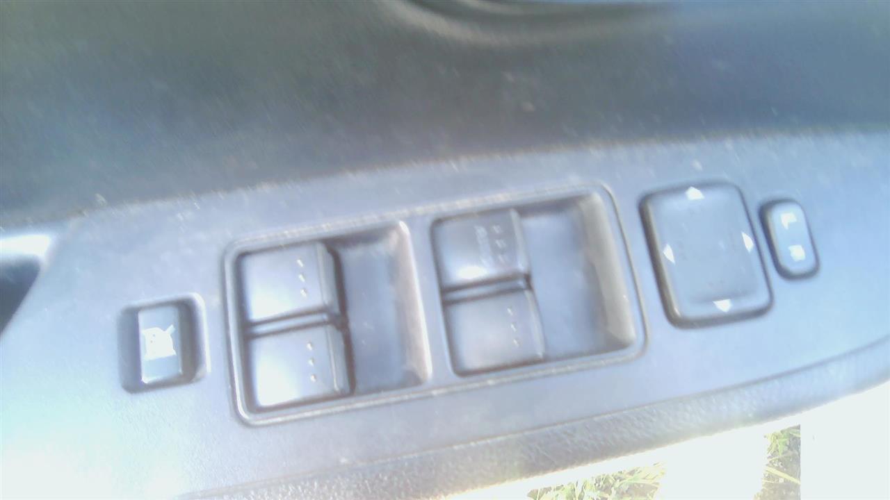 https://f005.backblazeb2.com/file/img-partshotlines-com/Inventory/NE290/Vehicle/25387_04.jpg