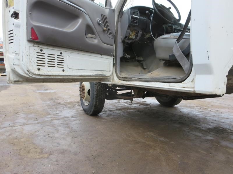 https://f005.backblazeb2.com/file/img-partshotlines-com/Inventory/NE31/Vehicle/5413_03.jpg