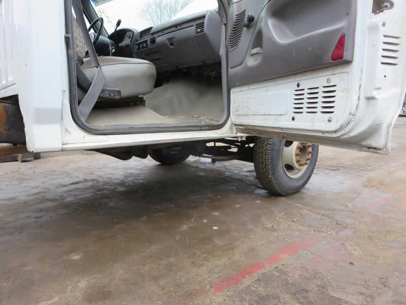 https://f005.backblazeb2.com/file/img-partshotlines-com/Inventory/NE31/Vehicle/5413_09.jpg