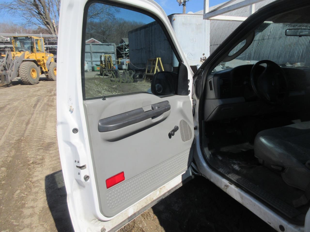 https://f005.backblazeb2.com/file/img-partshotlines-com/Inventory/NE31/Vehicle/6218_09.jpg