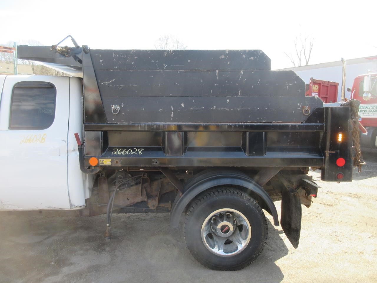 https://f005.backblazeb2.com/file/img-partshotlines-com/Inventory/NE31/Vehicle/6226_04.jpg