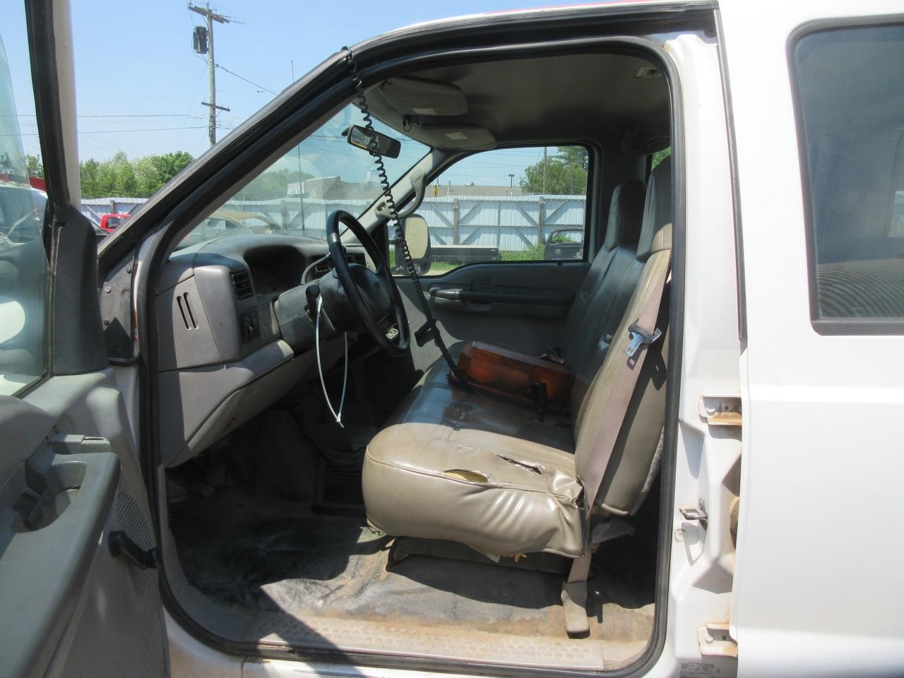 https://f005.backblazeb2.com/file/img-partshotlines-com/Inventory/NE31/Vehicle/6229_03.jpg
