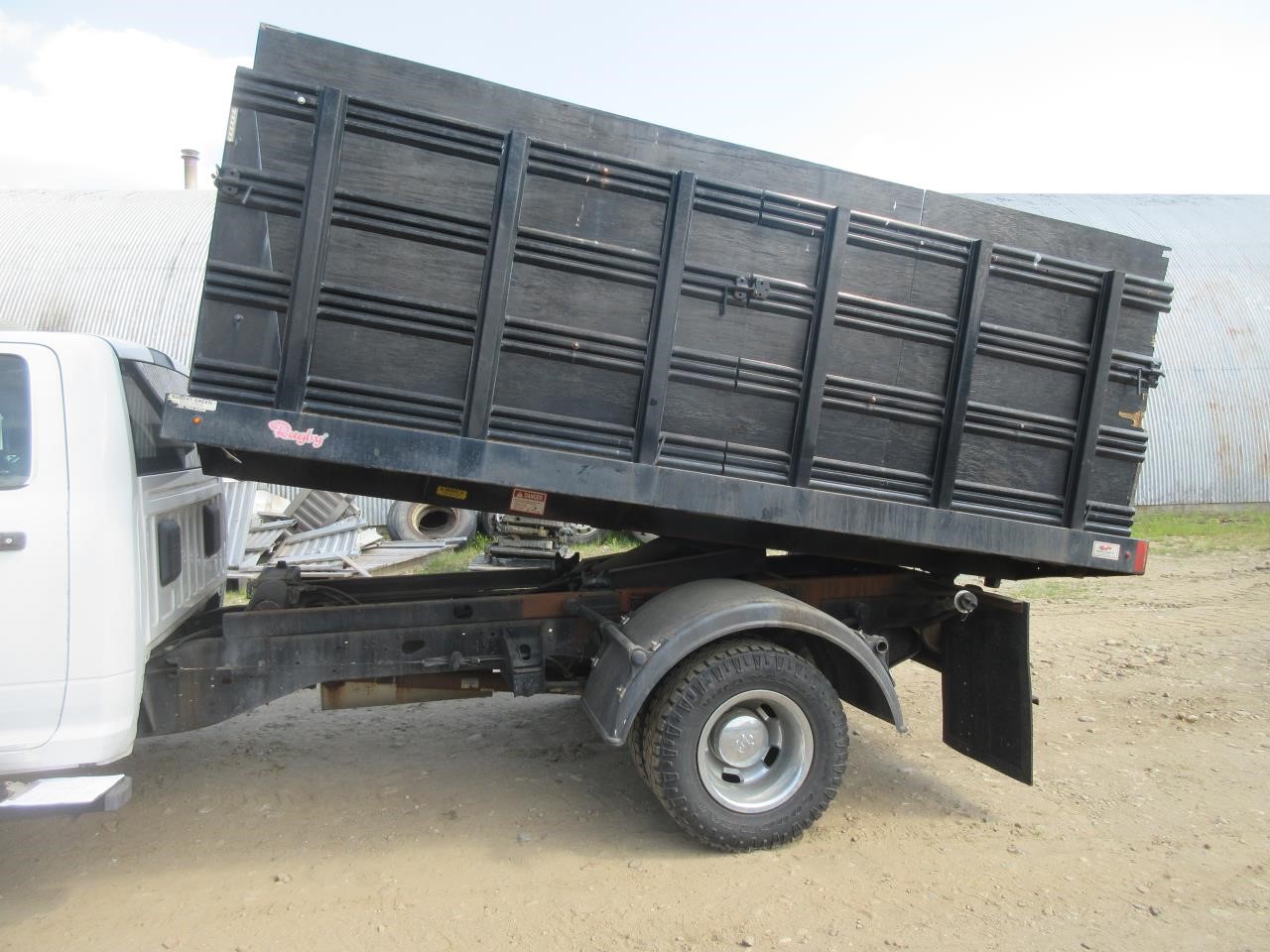https://f005.backblazeb2.com/file/img-partshotlines-com/Inventory/NE31/Vehicle/6241_03.jpg