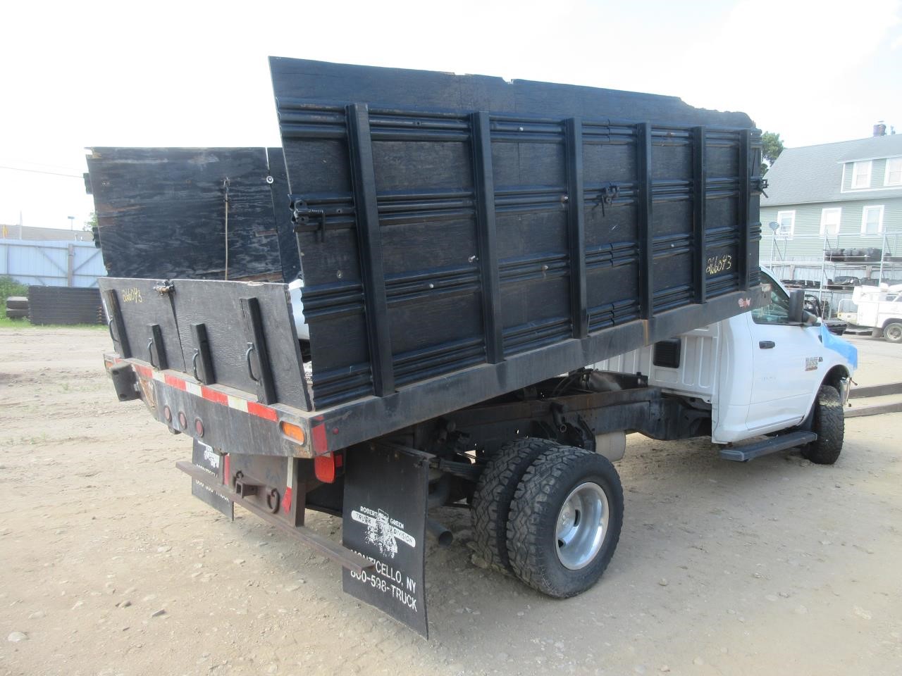 https://f005.backblazeb2.com/file/img-partshotlines-com/Inventory/NE31/Vehicle/6241_06.jpg