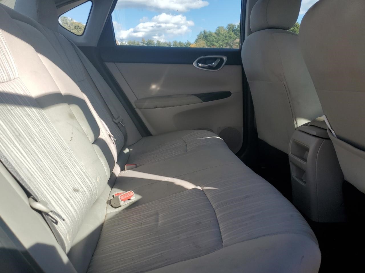 https://f005.backblazeb2.com/file/img-partshotlines-com/Inventory/NE41/Vehicle/120390_10.jpg