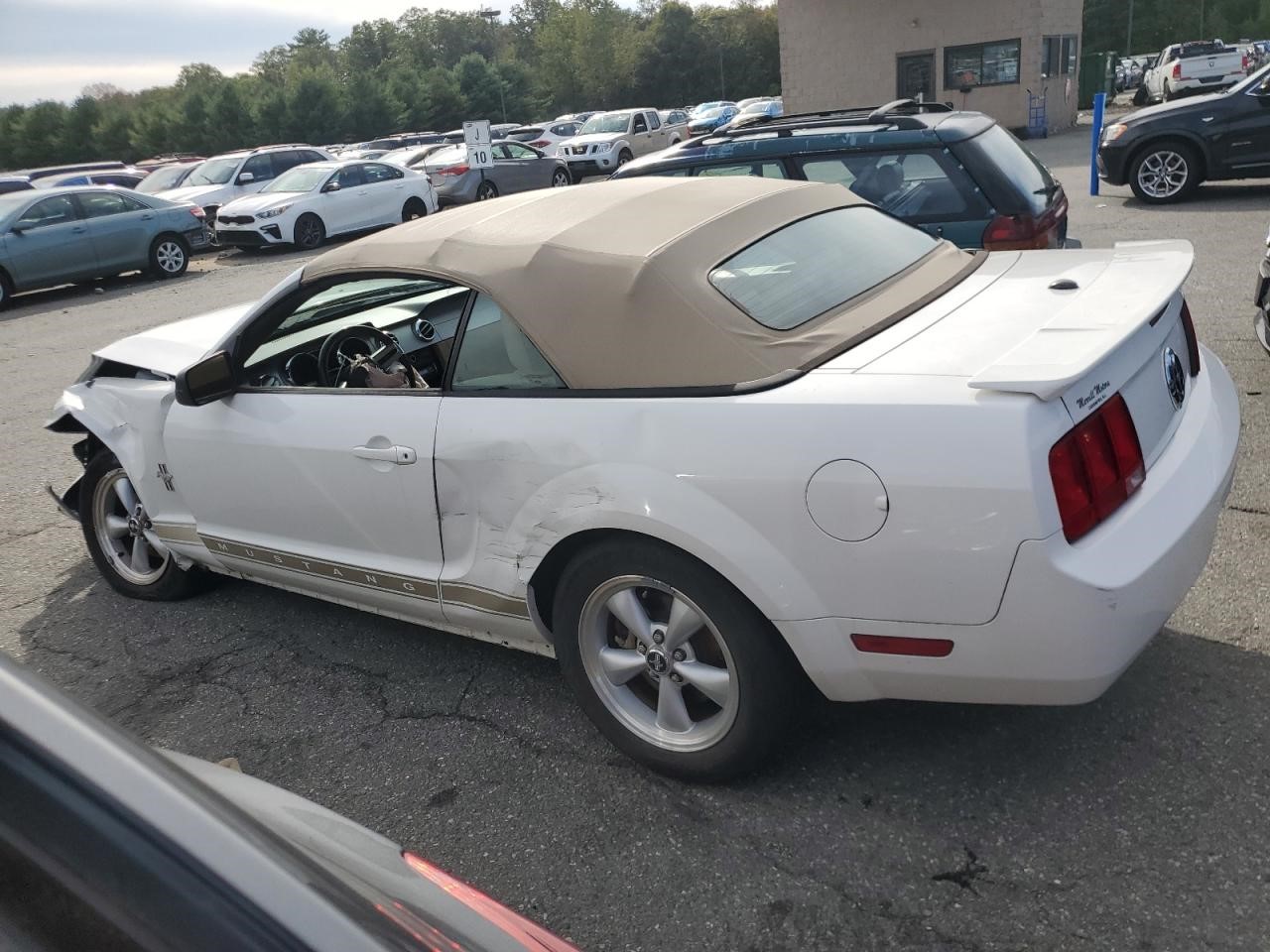 https://f005.backblazeb2.com/file/img-partshotlines-com/Inventory/NE41/Vehicle/120403_02.jpg
