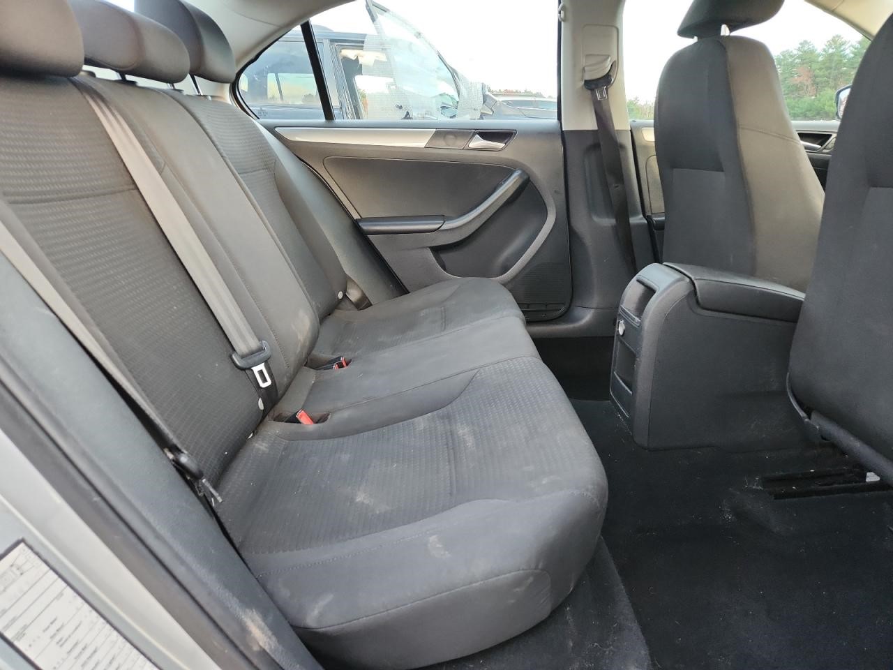 https://f005.backblazeb2.com/file/img-partshotlines-com/Inventory/NE41/Vehicle/120510_10.jpg