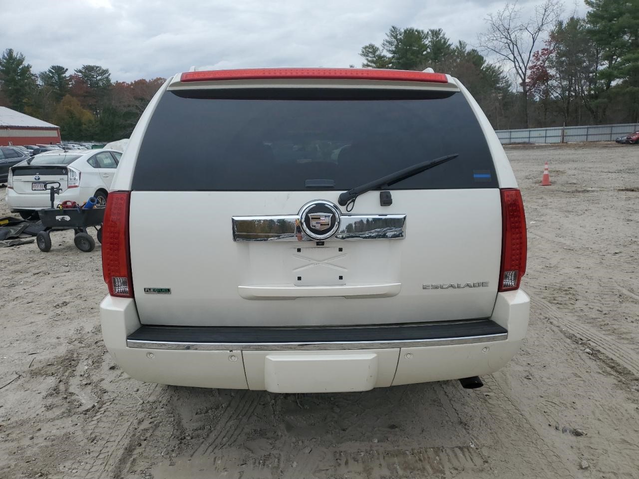 https://f005.backblazeb2.com/file/img-partshotlines-com/Inventory/NE41/Vehicle/120710_06.jpg