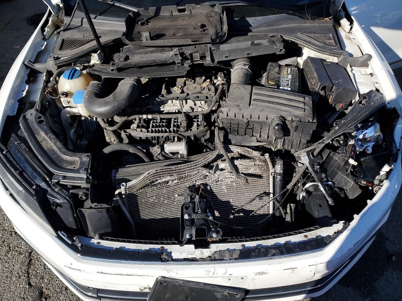 https://f005.backblazeb2.com/file/img-partshotlines-com/Inventory/NE41/Vehicle/120787_11.jpg