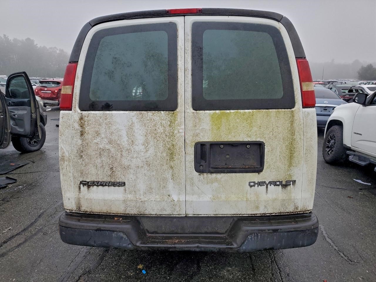 https://f005.backblazeb2.com/file/img-partshotlines-com/Inventory/NE41/Vehicle/121596_06.jpg